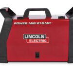La Power MIG 215 MPi K4876-1 de Lincoln Electric es una soldadora multiproceso portátil (MIG, TIG, Stick, Flux-Cored) con voltaje dual, ideal para talleres, fabricación metálica y mantenimiento industrial.