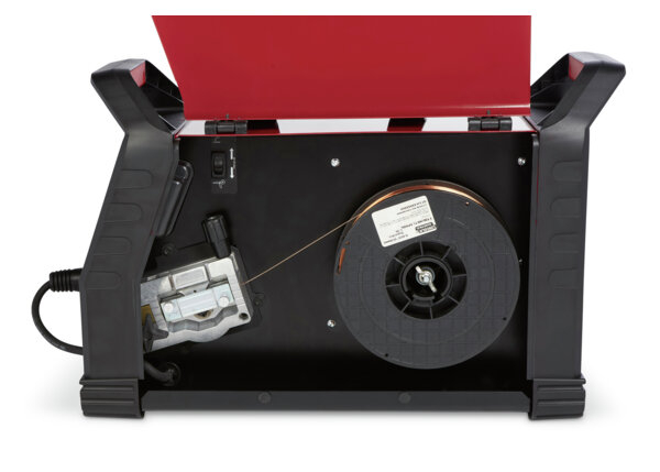 La Power MIG 215 MPi K4876-1 de Lincoln Electric es una soldadora multiproceso portátil (MIG, TIG, Stick, Flux-Cored) con voltaje dual, ideal para talleres, fabricación metálica y mantenimiento industrial.