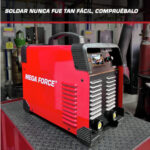 Soldadora inversora Lincoln Mega Force 300iD K69006-12 vista frontal – equipo profesional para electrodo y TIG Lift