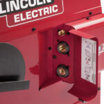 Precision TIG 375 K2624-1 de Lincoln Electric (K2624-1) es una soldadora AC/DC para TIG y stick, de 2–420 A, con Micro-Start II y pulsado TIG. Ideal para talleres, industria y fabricación metálica.