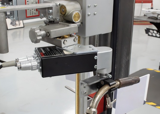 IK-72W Multi-II TBPJ6405403 es la solución portátil 3-en-1: soldadura, corte por plasma y corte oxy-fuel sobre riel. Precisión, versatilidad y eficiencia para industria y talleres.